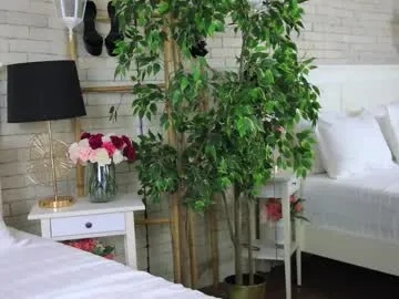 yahaira_26 – webcam model profile photo Image 2