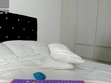 BombshellChasity chat room preview Image 16