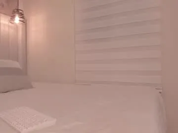 little_effy18_ chat room preview Image 19