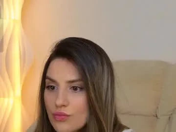 EmmaLush – webcam model profile photo Image 2