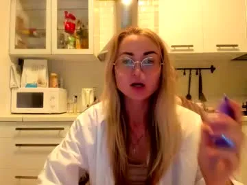 krisi_kiss – webcam model profile photo Image 10