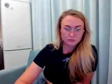 krisi_kiss – webcam model profile photo Image 12