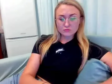 krisi_kiss – webcam model profile photo Image 15