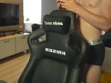 sareandrob – webcam model profile photo Image 4