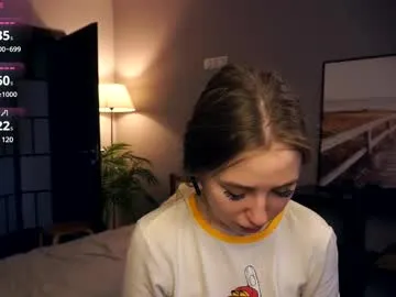 bella_hayes chat room preview Image 17