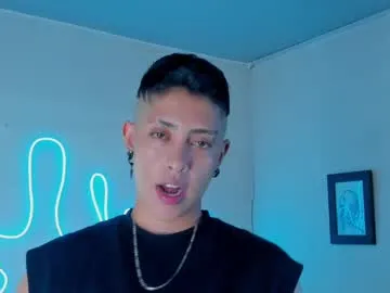 sareandrob – webcam model profile photo Image 16