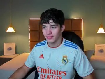 sareandrob – webcam model profile photo Image 6