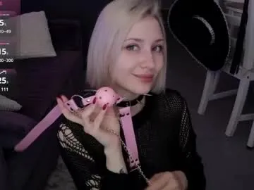 alexa_novak Image 2