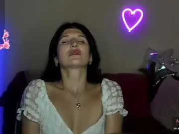 alianna_solo_kiss Image 18