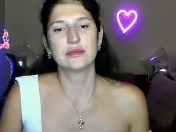 alianna_solo_kiss Image 19