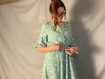 sweett_petite – webcam model profile photo Image 5