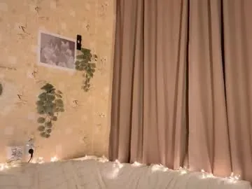 sweett_petite – webcam model profile photo Image 9