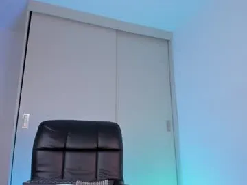 uwuxo – webcam model profile photo Image 19