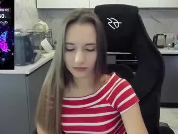 hinicky – webcam model profile photo Image 2