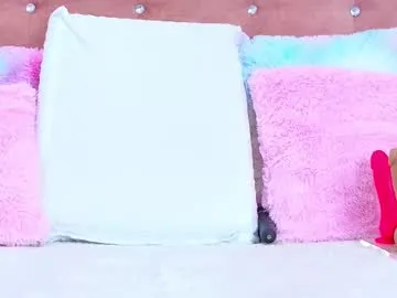 arinarhodes – webcam model profile photo Image 6