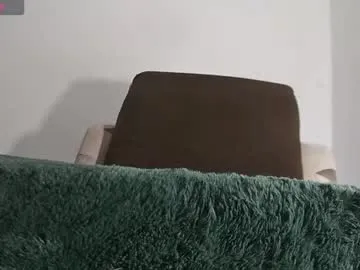 uwuxo – webcam model profile photo Image 2