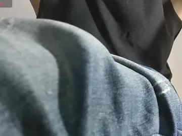 uwuxo – webcam model profile photo Image 4