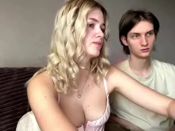 crazzy_cherry – webcam model profile photo Image 13