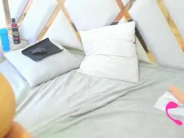 blush_lover – webcam model profile photo Image 2