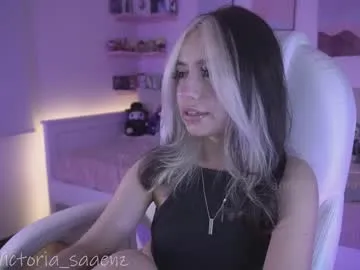 little_effy18_ chat room preview Image 11