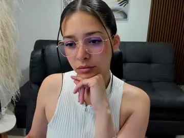 sherylov – webcam model profile photo Image 6