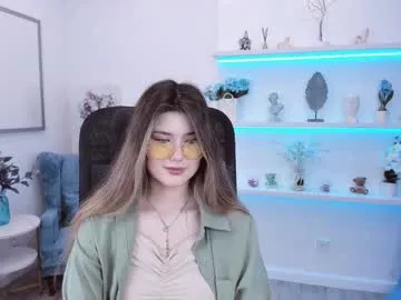 little_effy18_ chat room preview Image 3