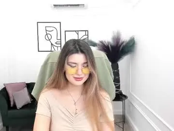 little_effy18_ chat room preview Image 5