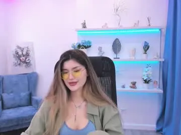 little_effy18_ chat room preview Image 7