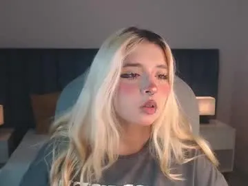 christianlevine_ chat room preview Image 13