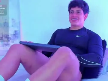 sareandrob – webcam model profile photo Image 9