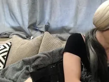 little_effy18_ chat room preview Image 12