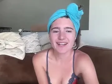 little_effy18_ chat room preview Image 11