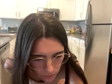 little_effy18_ chat room preview Image 6