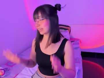 bella_hayes chat room preview Image 17