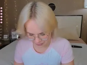 emilyevans7 – webcam model profile photo Image 19