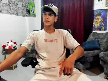 little_effy18_ chat room preview Image 3