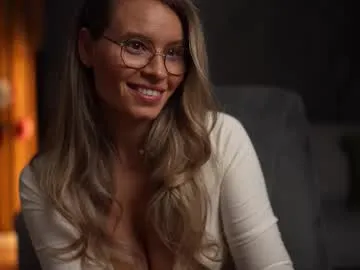 sareandrob – webcam model profile photo Image 11