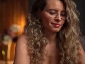 sareandrob – webcam model profile photo Image 12