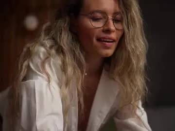 sareandrob – webcam model profile photo Image 15