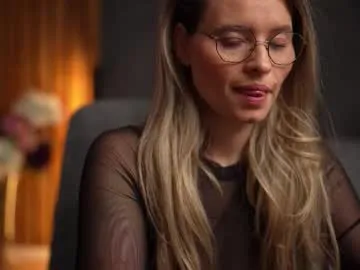 sareandrob – webcam model profile photo Image 18