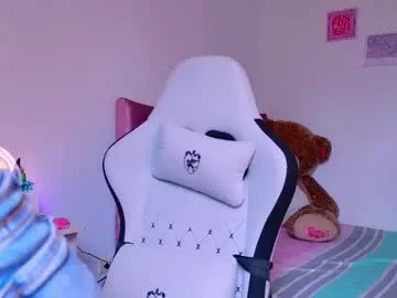 sigmasian – webcam model profile photo Image 3