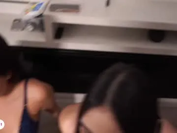 uwuxo – webcam model profile photo Image 11