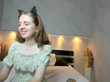 tiffy_fox – webcam model profile photo Image 10