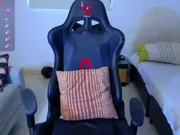 little_effy18_ chat room preview Image 10