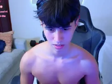 little_effy18_ chat room preview Image 13