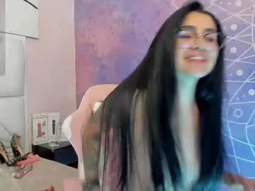 little_effy18_ chat room preview Image 16