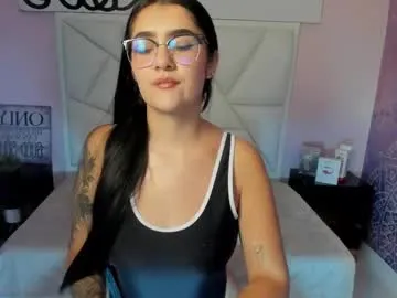 little_effy18_ chat room preview Image 2