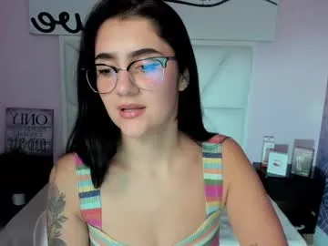 little_effy18_ chat room preview Image 3