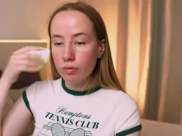 aliakai – webcam model profile photo Image 2