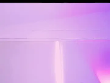 oops_my_english – webcam model profile photo Image 10